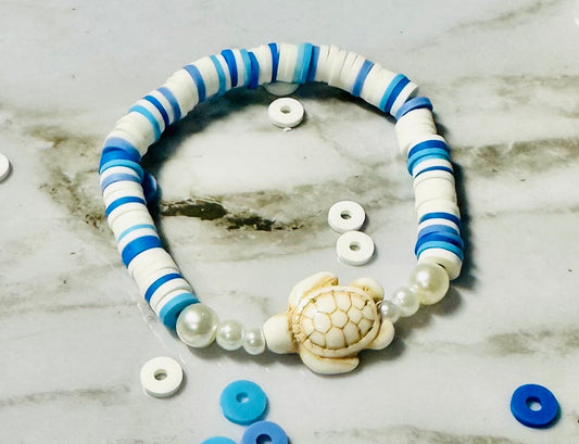 Light sea turtle bracelet